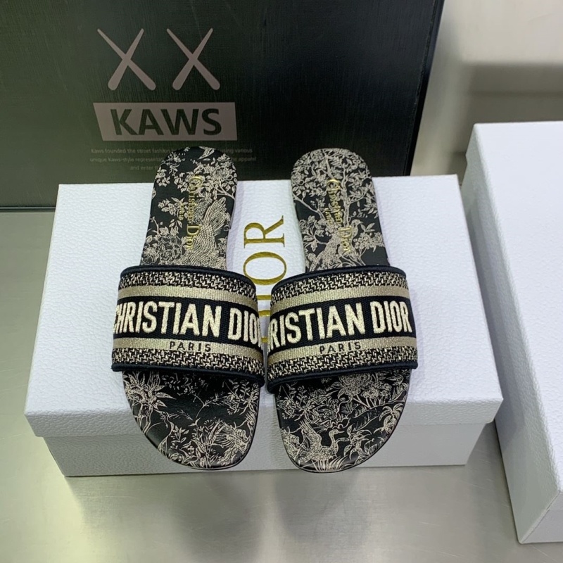 ch**an D*or slippers